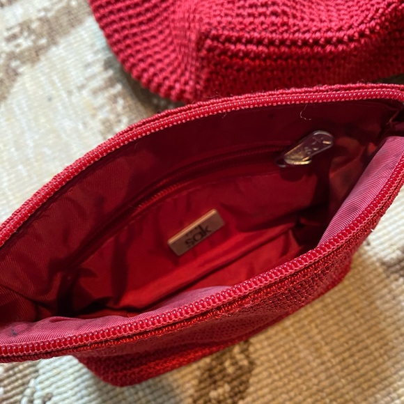 Deep Red ‘The Sak’ Crochet Shoulder Bag Set - Picture 10 of 13